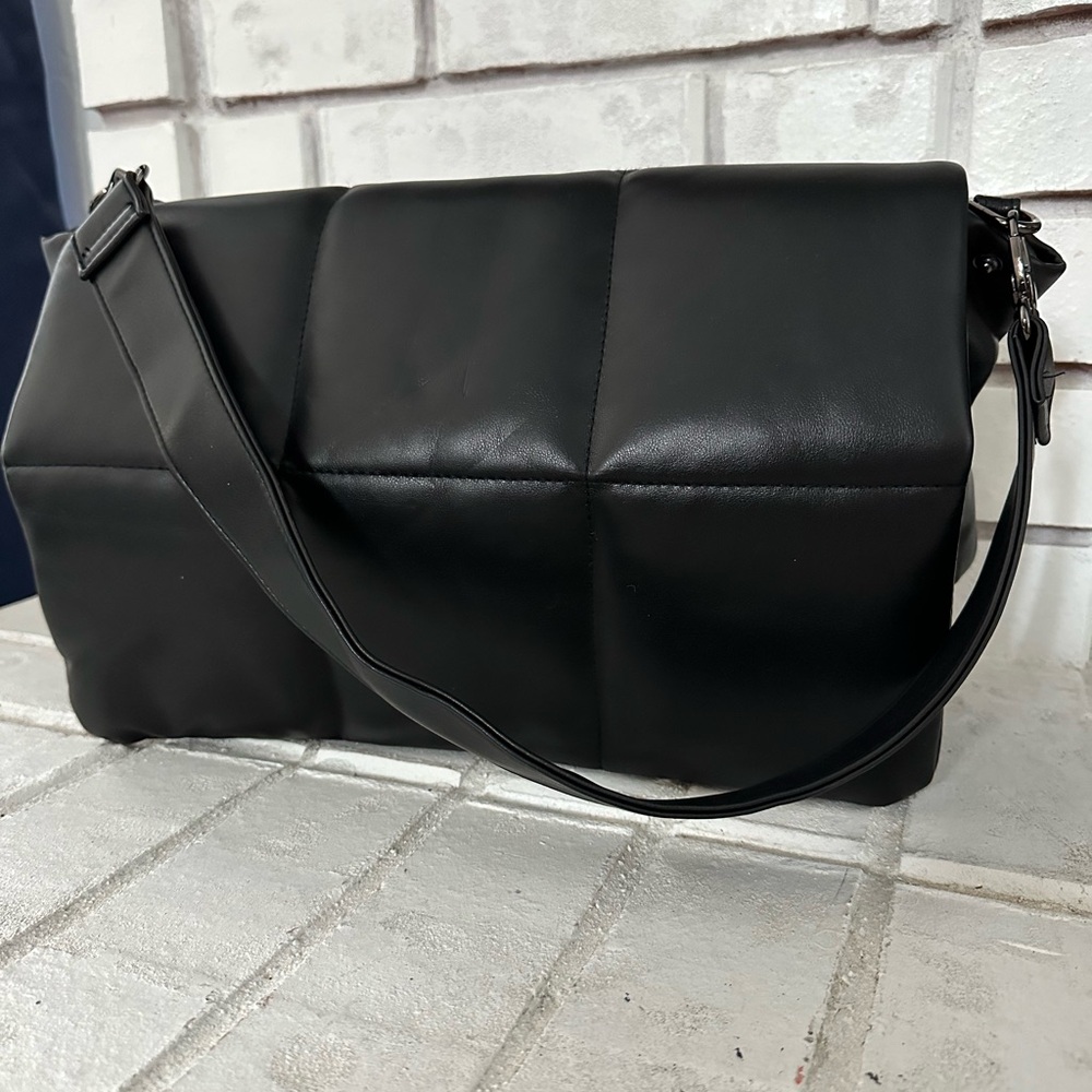 EUC Sondra Roberts Squared Puffy Black Messenger Crossbody Bag